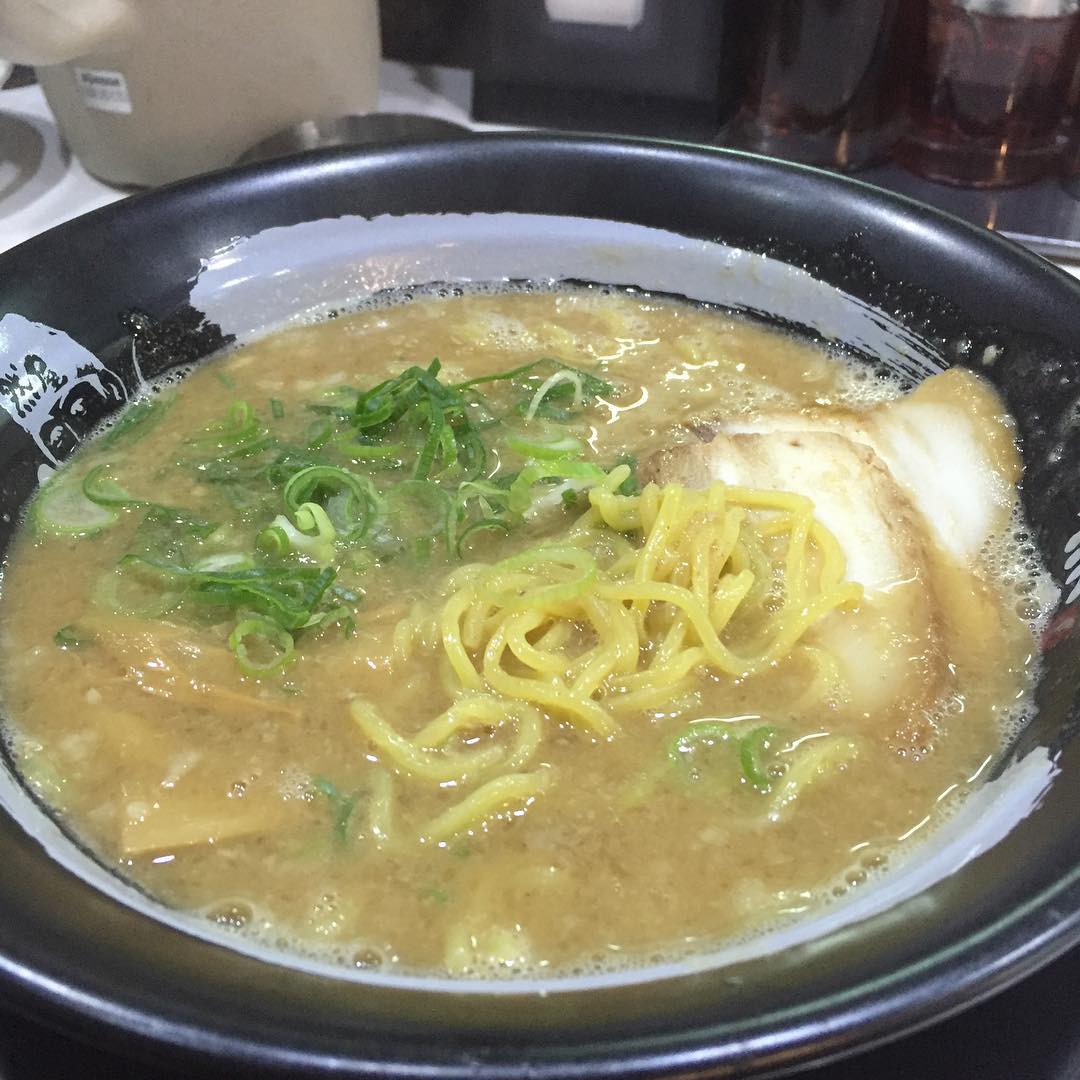 
然屋の限界コッテリラーメン^ ^
