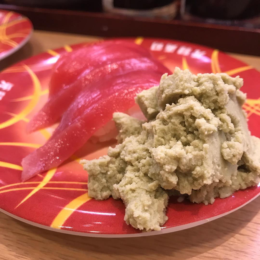 <br />
今日は梅田マルビルのタワレコでライブなのでお寿司の猛特訓デス🍣 #寿司<br />
