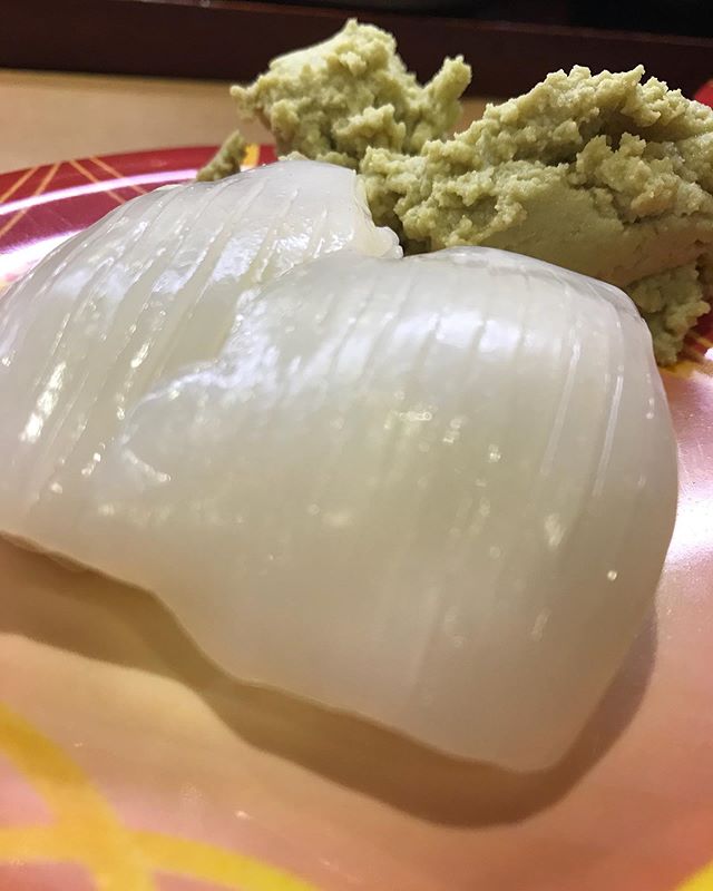 終戦記念日、台風ですが寿司食べて元気にやって行きましょう🍣